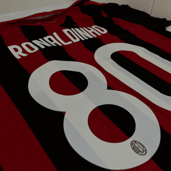 Camiseta Milan 08/09 titular - Ronaldinho #80 - Imagen 5