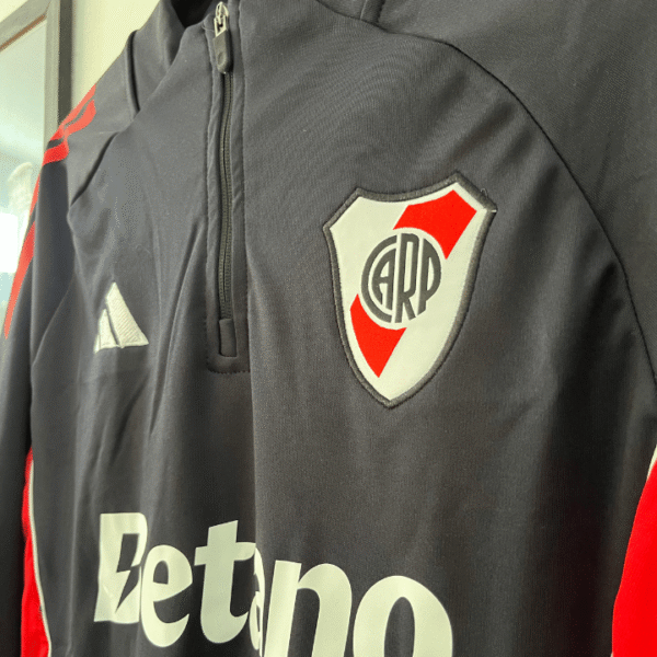 Buzo Mediocierre River Plate 25/26 - Imagen 3